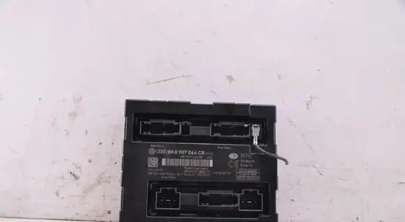 Audi Q5 SQ5 8R Central body control module 8K0907064CR