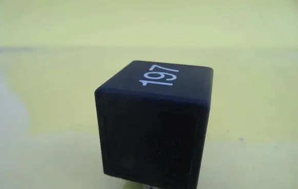 Volkswagen PASSAT B5 Other relay 3B0955531