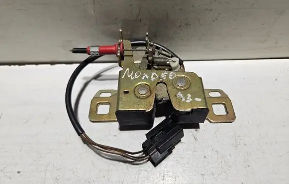 Ford Mondeo MK I Tailgate/trunk/boot lock/catch/latch 93BBF43200AE