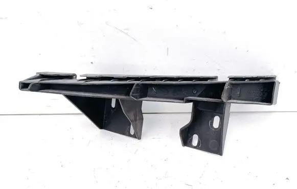 Audi Q7 4L Front bumper mounting bracket 4L0807333A