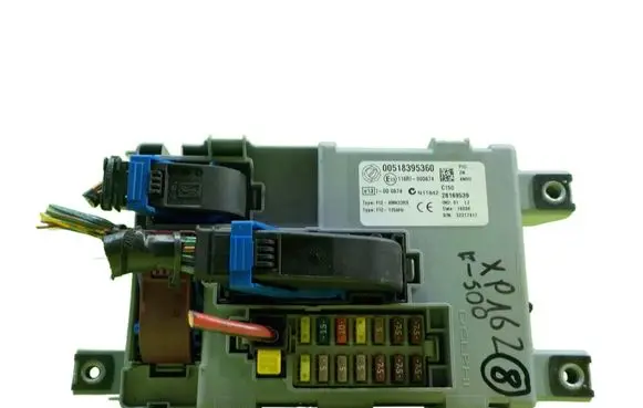 Fiat 500 Fuse box set 00518398360 BEZPIECZNIKOW