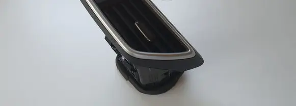 Nissan Qashqai Dashboard side air vent grill/cover trim