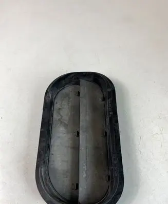 Volkswagen Golf VII Quarter panel pressure vent 6R0819465