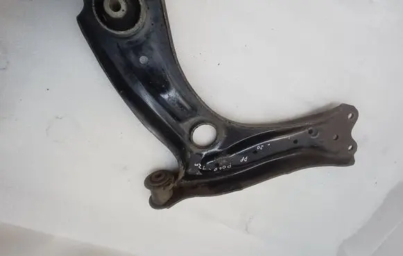 Volkswagen Polo V 6R Front lower control arm/wishbone 6R0407152A