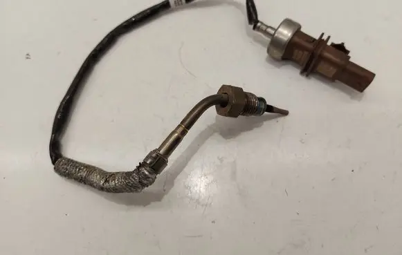 Volkswagen PASSAT B8 Exhaust gas temperature sensor 04L919529D