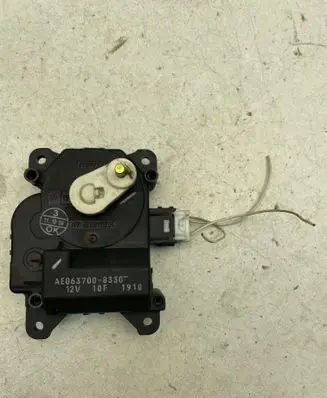 Toyota RAV 4 (XA30) Air flap motor/actuator AE0637008330