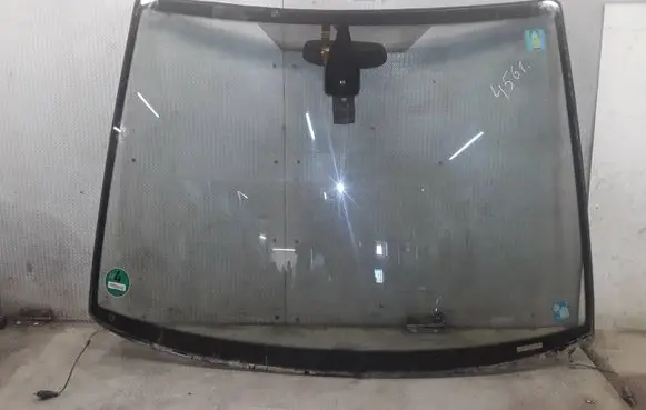 Ford C-MAX I Front windscreen/windshield window