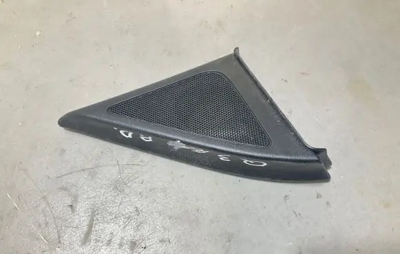 Audi Q3 8U Front door speaker cover trim 8U0035424A 07842000