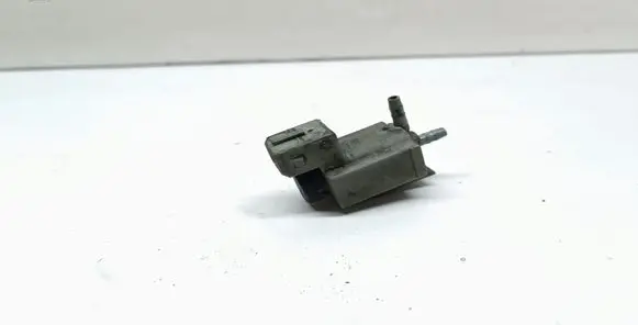 BMW 3 E90 E91 Valve vacuum 7537612