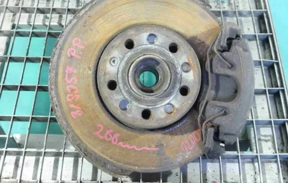 Volkswagen Touran I Front wheel hub spindle knuckle IMPRK1200814