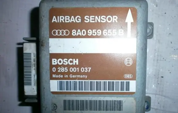Audi A4 S4 B5 8D Airbag control unit/module 8A0959655B 0285001037