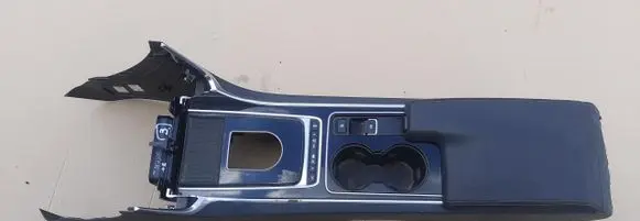 Jaguar XE Center console