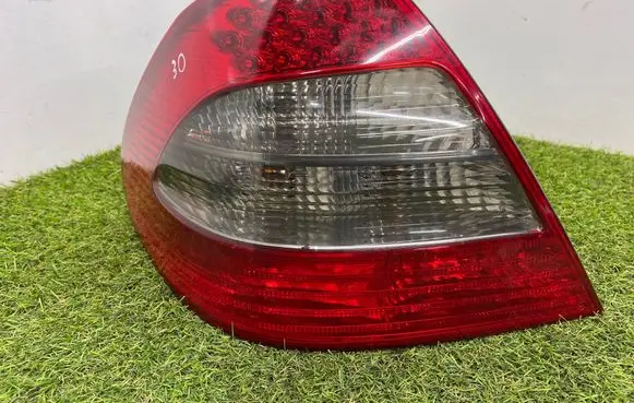 Mercedes-Benz E W211 Rear/tail lights A2118202564 334509 13671437