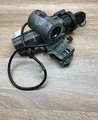 Ford Galaxy Ignition lock 95VW15607BC P012106 WITHKEY