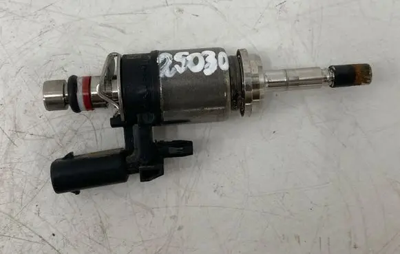 Audi A3 S3 8V Fuel injector 04E906036G
