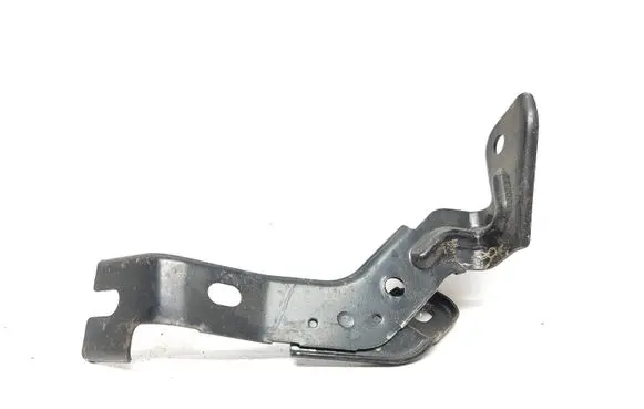 Toyota Auris 150 Other engine bay part