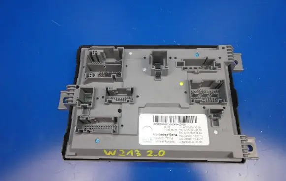 Mercedes-Benz E W213 SAM control unit A2139003208 A2139025204