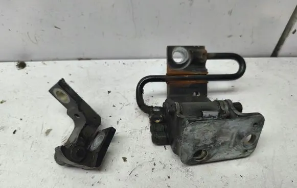 Audi TT Mk1 Front door hinge set 8N0831411A