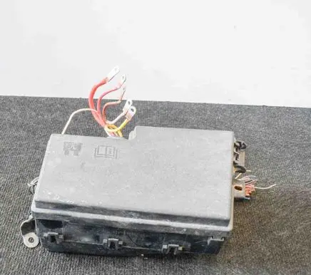 Ford Focus Fuse box set E00027328 AV6T14A142AB