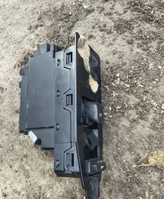 Volvo S60 Electric window control switch