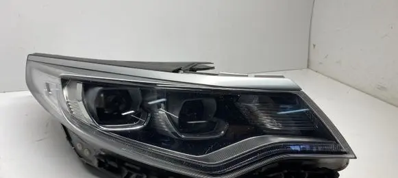 KIA Optima Headlight/headlamp 92102A8320