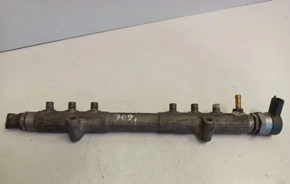 Volvo V70 Fuel main line pipe 30777554