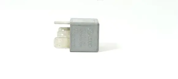 Audi A4 S4 B5 8D Other relay 8D0951253