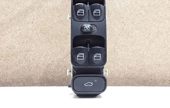 Mercedes-Benz C W203 Electric window control switch A2038210679