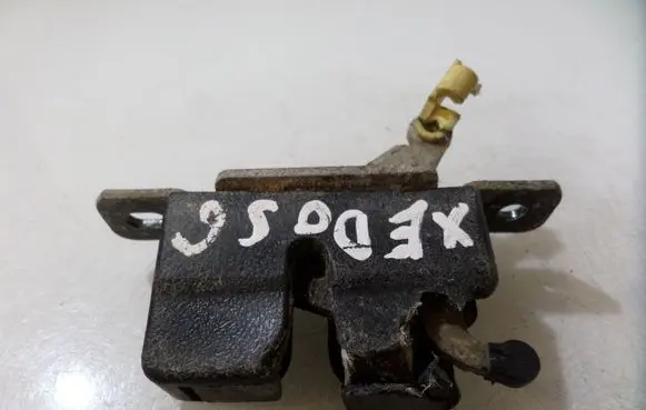 Mazda Xedos 6 Tailgate/trunk/boot lock/catch/latch