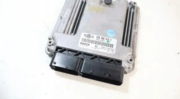 Volkswagen PASSAT B5.5 Engine control unit/module ECU 0281011145
