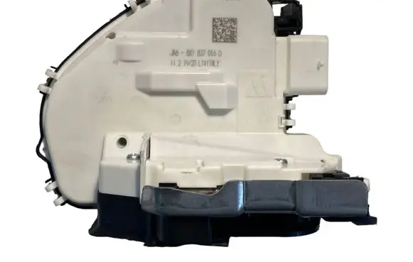 Audi A1 Front door lock 8X1837016D