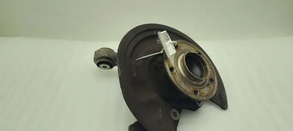 Rear wheel hub spindle/knuckle
