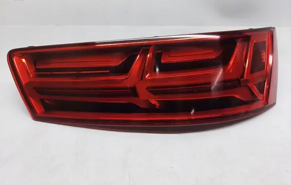 Audi Q7 4M Tailgate rear/tail lights 4M0945094D