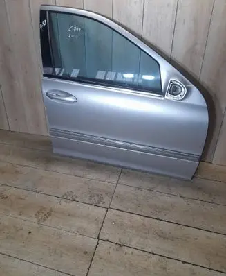 Mercedes-Benz C W203 Front door 