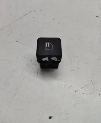 BMW 5 E39 Central locking switch button 8360828