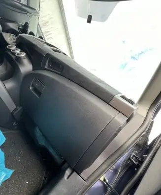 Peugeot 4007 Glove box