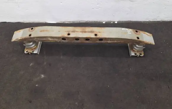 Toyota Avensis T250 Front bumper cross member