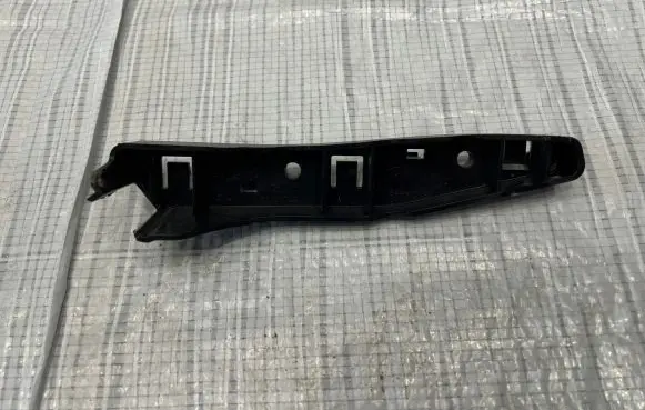 Fiat 500E Front bumper mounting bracket 52140749