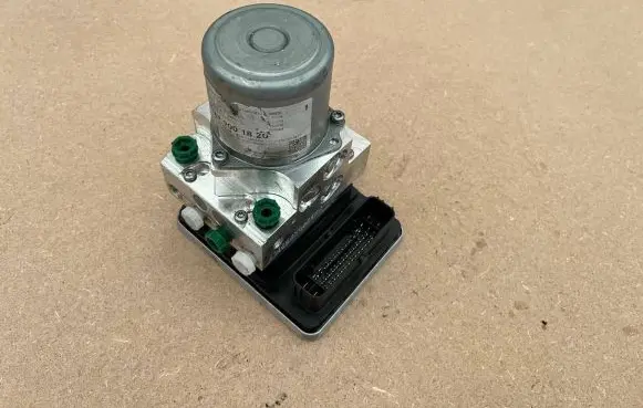 Mercedes-Benz GLE W167 ABS Pump A1679001720