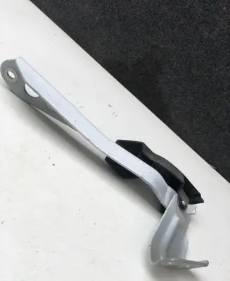 Engine bonnet/hood hinges