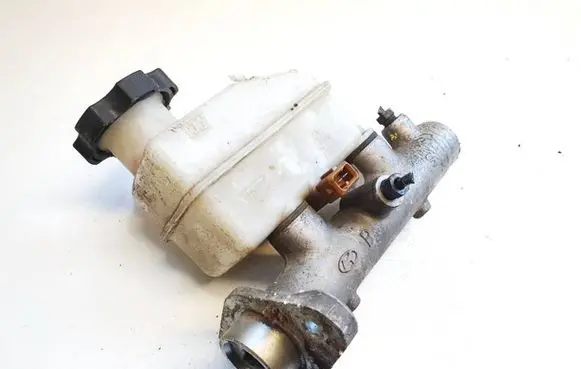 Hyundai Tiburon Master brake cylinder bm111061a