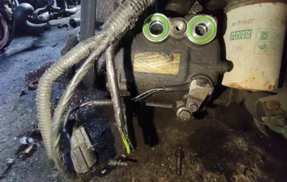 Ford Fiesta Air conditioning (A/C) compressor (pump)