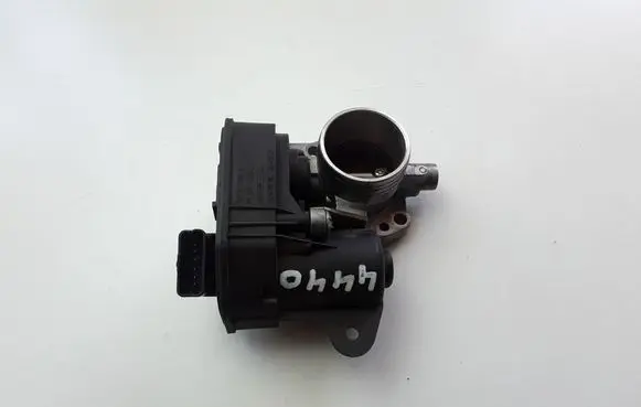 Peugeot 208 Throttle valve 9673622388