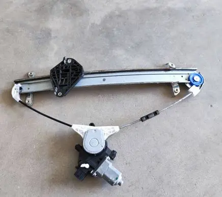 Subaru Outback (BS) Front door window regulator motor