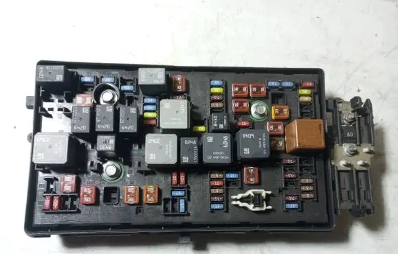 Opel Insignia A Fuse module 13275883 20532223609