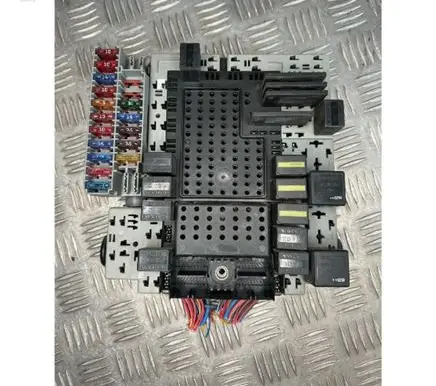 Volvo S80 Fuse box set 8688153 000001815990 8645729