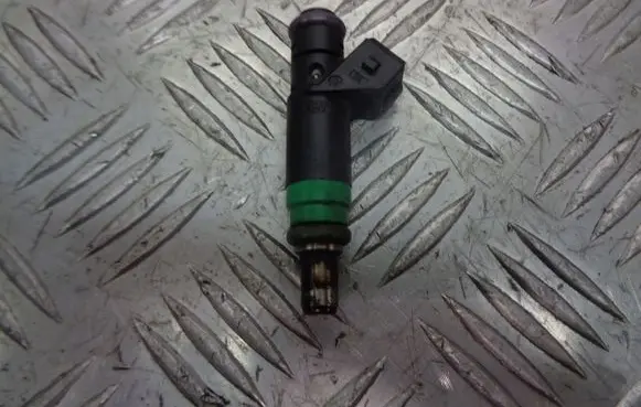 Ford Focus Fuel injectors set 9F593