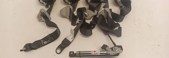 Suzuki Swift III Set of seat belts 84960-69T0