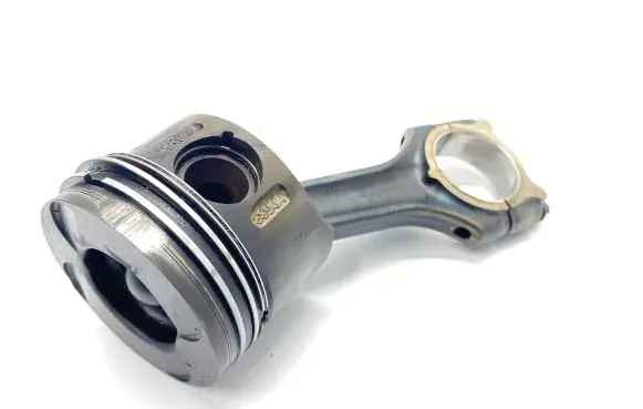 Mercedes-Benz Vito Viano W639 Piston with connecting rod 8854a