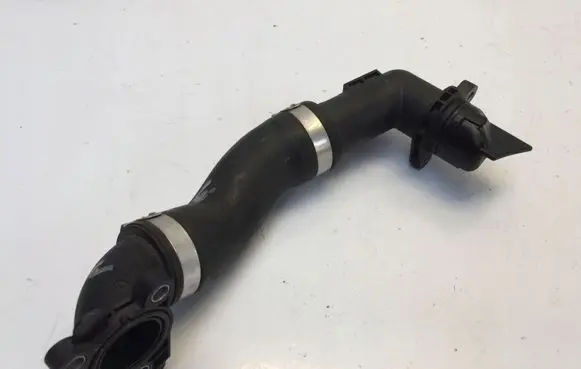 BMW 1 F40 Engine coolant pipe/hose 8645545